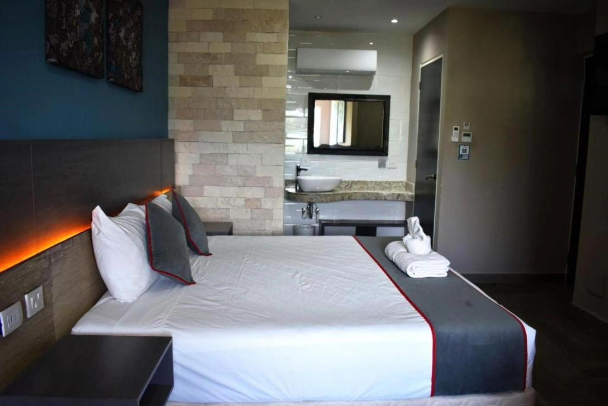 Illusion Xpress I Attraction Hotel Deluxe 普拉亚卡门 外观 照片