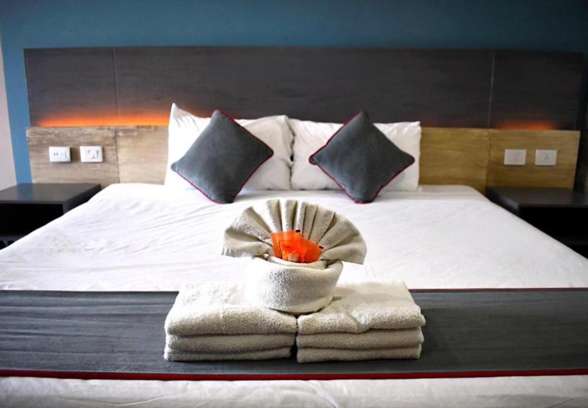 Illusion Xpress I Attraction Hotel Deluxe 普拉亚卡门 外观 照片